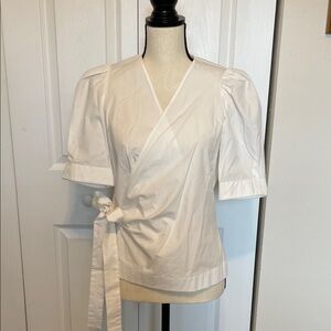 NWT ZARA SHORT SLEEVE ELEGANT WHITE WRAP TOP. SIZE MEDIUM.